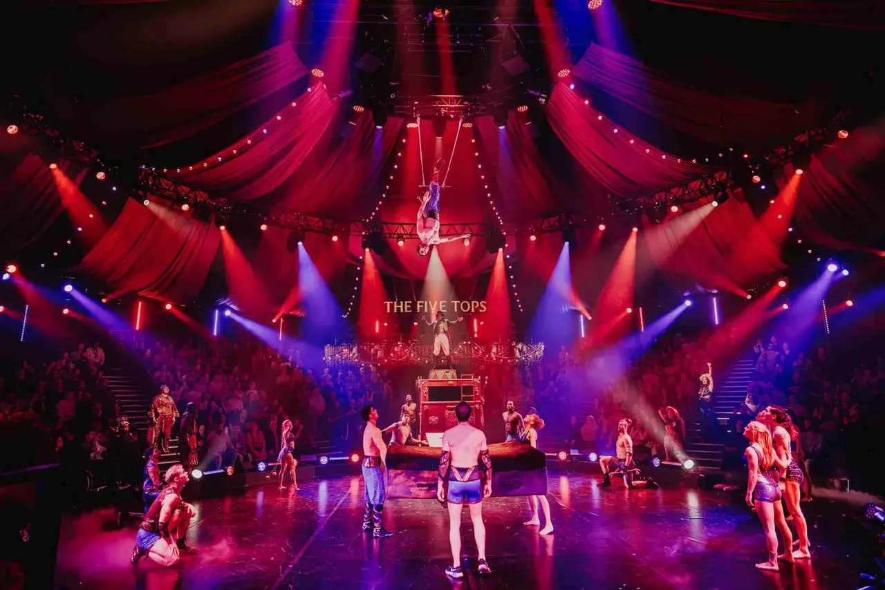 Come Alive in-the-round circus - show drapes and tracks delivered with the TSA build